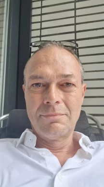 <span>Jerry, 54</span>&nbsp;<span style='width: 25px; height: 16px; float: right; background-image: url(/bitmaps/flags_small/ID.PNG)'>&nbsp;</span><br><span>Oostende, Indonesia</span>&nbsp;<input type='button' class='joinbtn' style='float: right' value='JOIN NOW' />