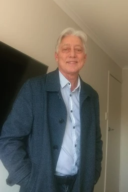 <span>Murray, 67</span>&nbsp;<span style='width: 25px; height: 16px; float: right; background-image: url(/bitmaps/flags_small/AU.PNG)'>&nbsp;</span><br><span>Gold Coast, Australia</span>&nbsp;<input type='button' class='joinbtn' style='float: right' value='JOIN NOW' />