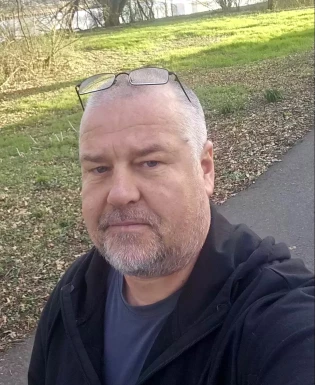 <span>Adam , 51</span>&nbsp;<span style='width: 25px; height: 16px; float: right; background-image: url(/bitmaps/flags_small/DE.PNG)'>&nbsp;</span><br><span>Frankfurt A, Germany</span>&nbsp;<input type='button' class='joinbtn' style='float: right' value='JOIN NOW' />