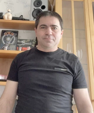 <span>Robert, 52</span>&nbsp;<span style='width: 25px; height: 16px; float: right; background-image: url(/bitmaps/flags_small/DE.PNG)'>&nbsp;</span><br><span>Munich, ドイツ</span>&nbsp;<input type='button' class='joinbtn' style='float: right' value='JOIN NOW' />