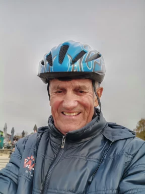 <span>Michael, 82</span>&nbsp;<span style='width: 25px; height: 16px; float: right; background-image: url(/bitmaps/flags_small/DE.PNG)'>&nbsp;</span><br><span>Halle Saale, Germany</span>&nbsp;<input type='button' class='joinbtn' style='float: right' value='JOIN NOW' />